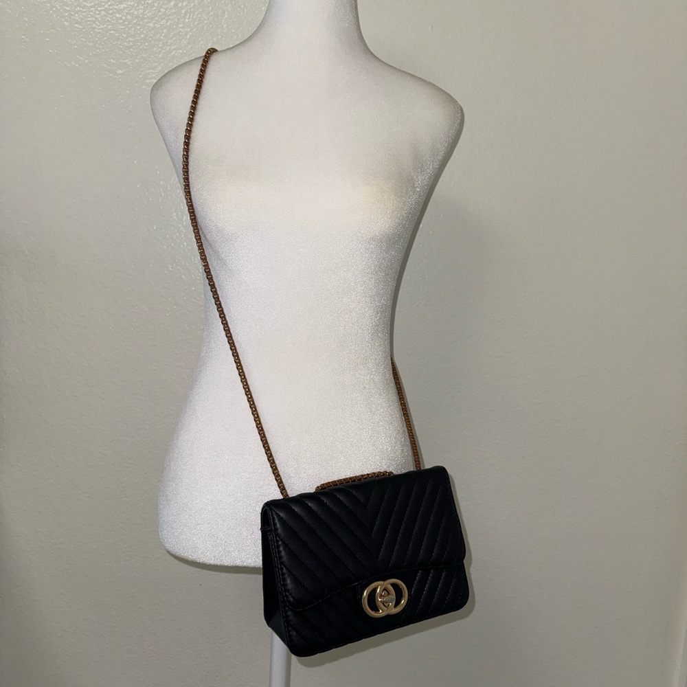 Elegant Black Quilted Shoulder Bag